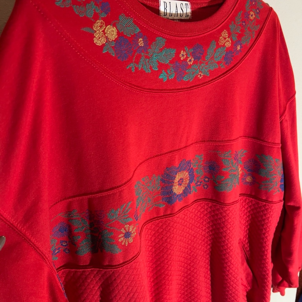 Vintage Blast Red FloralSweatshirt